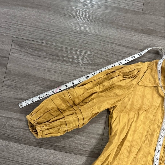 3/$20⚡️Free People Yellow Short Sleeve Textured Button Down Collared Blouse Top - Picture 9 of 11